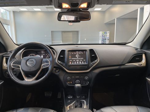 Used 2017 Jeep Cherokee High Altitude AWD/4WD image 33