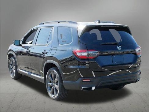 New 2025 Honda Pilot Sport image 3