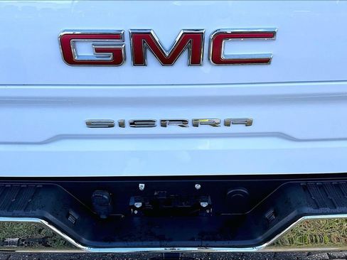 Used 2025 GMC Sierra 1500 SLT image 25