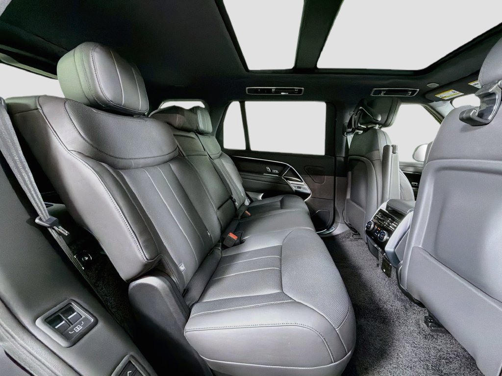 New 2027 Land Rover Range Rover Long Wheelbase SE AWD/4WD image 29