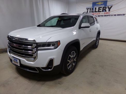 Used 2023 GMC Acadia SLT image 3