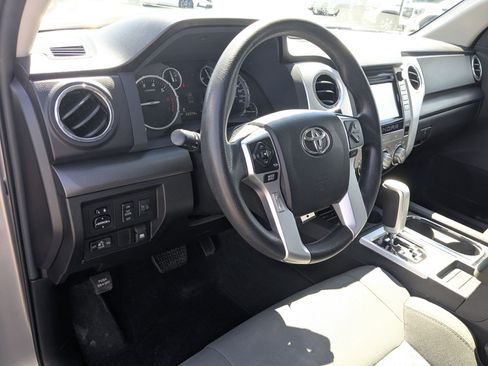 Used 2015 Toyota Tundra SR5 w/ SR5 Upgrade Package AWD/4WD image 16