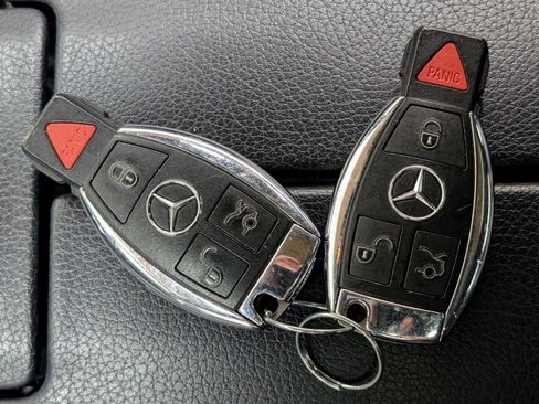 Used 2014 Mercedes-Benz E 350 4MATIC Coupe image 40