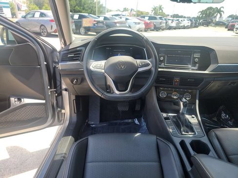 Used 2022 Volkswagen Jetta SE FWD image 18