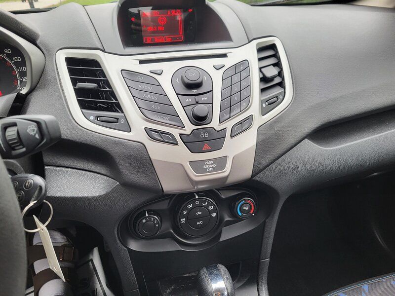 Used 2013 Ford Fiesta SE FWD image 23