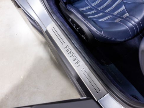 Used 2019 Ferrari 812 Superfast RWD image 29