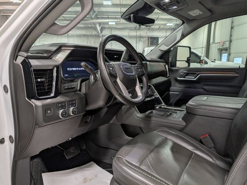 Used 2025 GMC Sierra 2500 Denali w/ Denali Reserve Package image 16