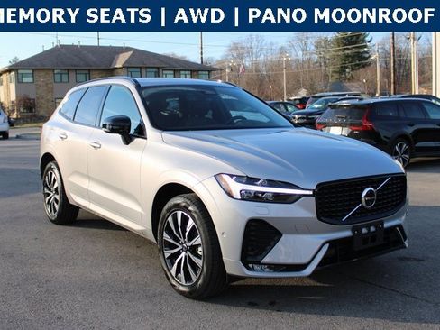 Used 2025 Volvo XC60 B5 Plus image 2