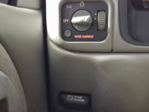 Used 1999 Chevrolet Suburban 2WD w/ Preferred Equipment Group 3 image 16