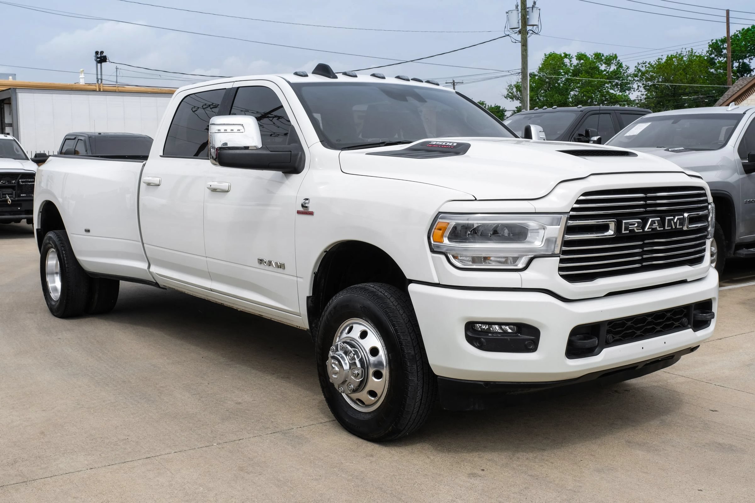 Used 2024 RAM 3500 Laramie w/ Sport Appearance Package AWD/4WD image 5