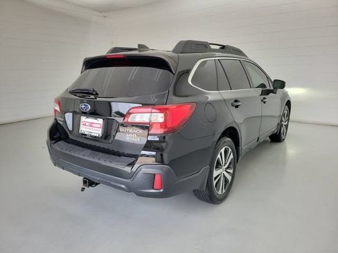 Used 2018 Subaru Outback 3.6R Limited w/ Popular Package #2 AWD/4WD image 5