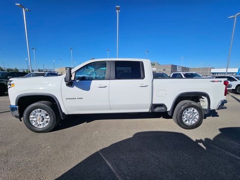 Used 2021 Chevrolet Silverado 2500 LT w/ Fleet Comfort Package AWD/4WD image 7