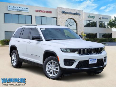 New 2026 Jeep Grand Cherokee Laredo AWD/4WD image 1
