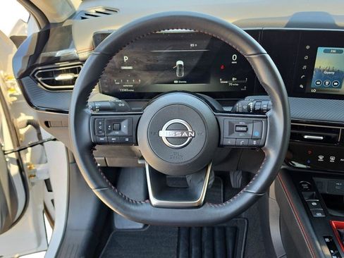 Used 2025 Nissan Kicks SR AWD/4WD image 13