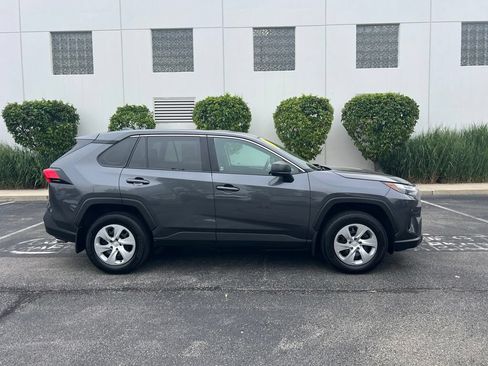Used 2023 Toyota RAV4 LE AWD/4WD image 9