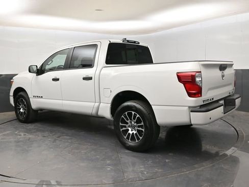 Used 2024 Nissan Titan SV AWD/4WD image 6