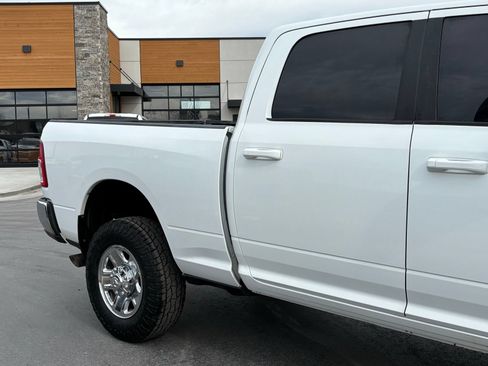 Used 2022 RAM 2500 Big Horn w/ Cold Weather Group AWD/4WD image 3