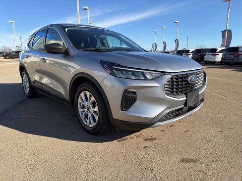 Used 2023 Ford Escape Active image 3