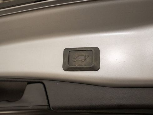 Certified 2023 Toyota RAV4 XLE Premium image 6