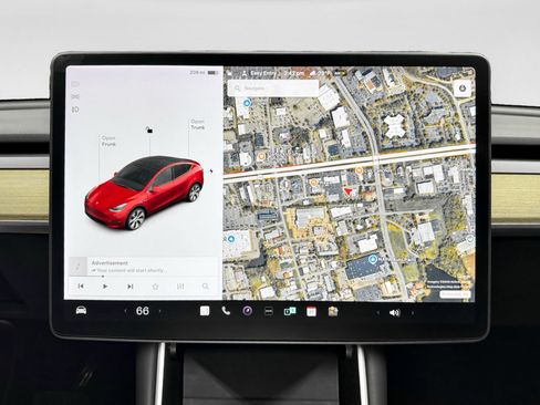 Used 2021 Tesla Model Y Long Range image 9