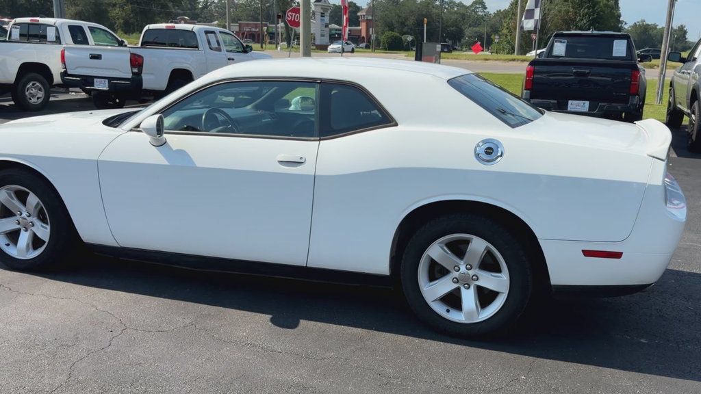 Used 2013 Dodge Challenger SXT RWD image 6