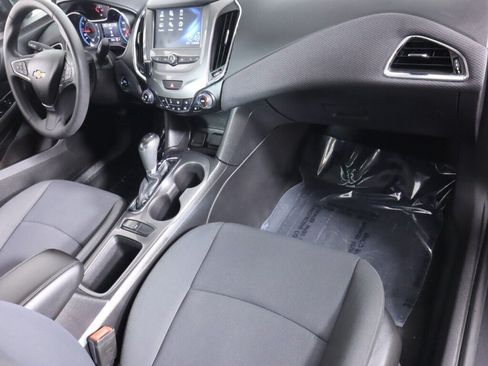 Used 2017 Chevrolet Cruze LT w/ Convenience Package FWD image 37
