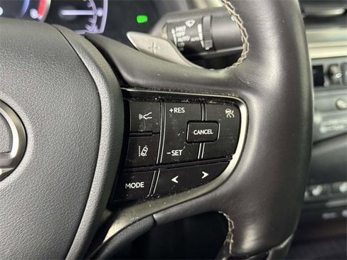 Used 2019 Lexus ES 350 Luxury w/ Accessory Package image 24