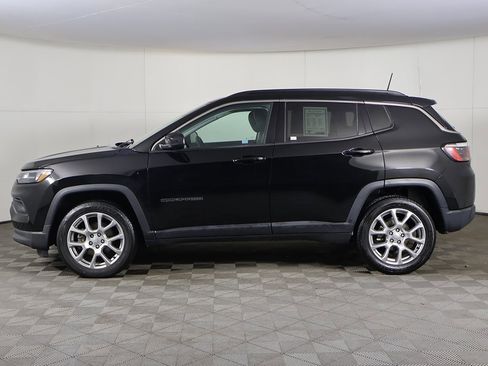 Used 2022 Jeep Compass Latitude image 17