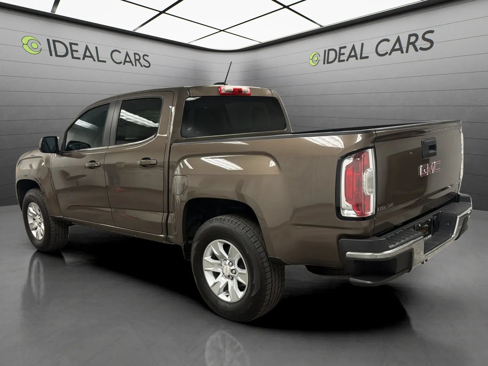 Used 2016 GMC Canyon SLE AWD/4WD image 7