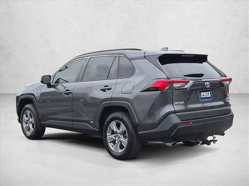Used 2022 Toyota RAV4 XLE w/ Convenience Package AWD/4WD image 7