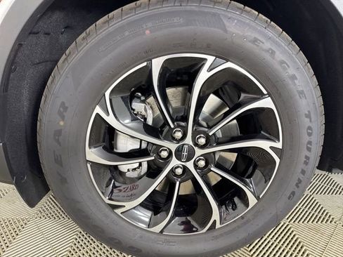 New 2026 Lincoln Nautilus Premier image 28