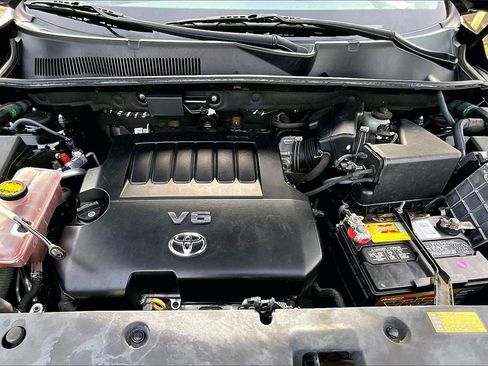 Used 2011 Toyota RAV4 4WD V6 w/ 3rd Row image 29