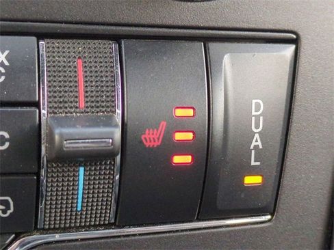 Used 2018 Ford Explorer XLT w/ Equipment Group 202A image 24