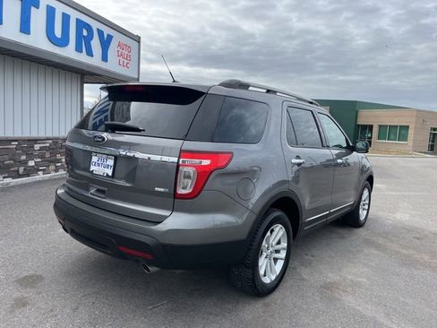 Used 2014 Ford Explorer XLT image 10