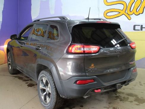 Used 2016 Jeep Cherokee Trailhawk w/ Cold Weather Group image 6