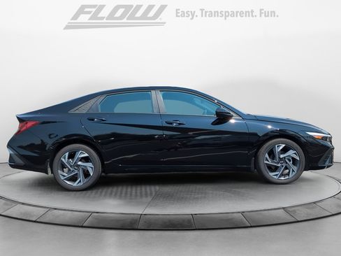 Certified 2025 Hyundai Elantra Sport FWD image 10