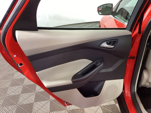 Used 2012 Ford Focus SEL FWD image 13