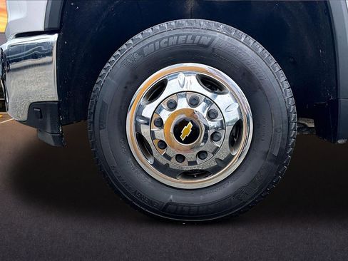 Used 2022 Chevrolet Silverado 3500 LTZ w/ LTZ Plus Package AWD/4WD image 9