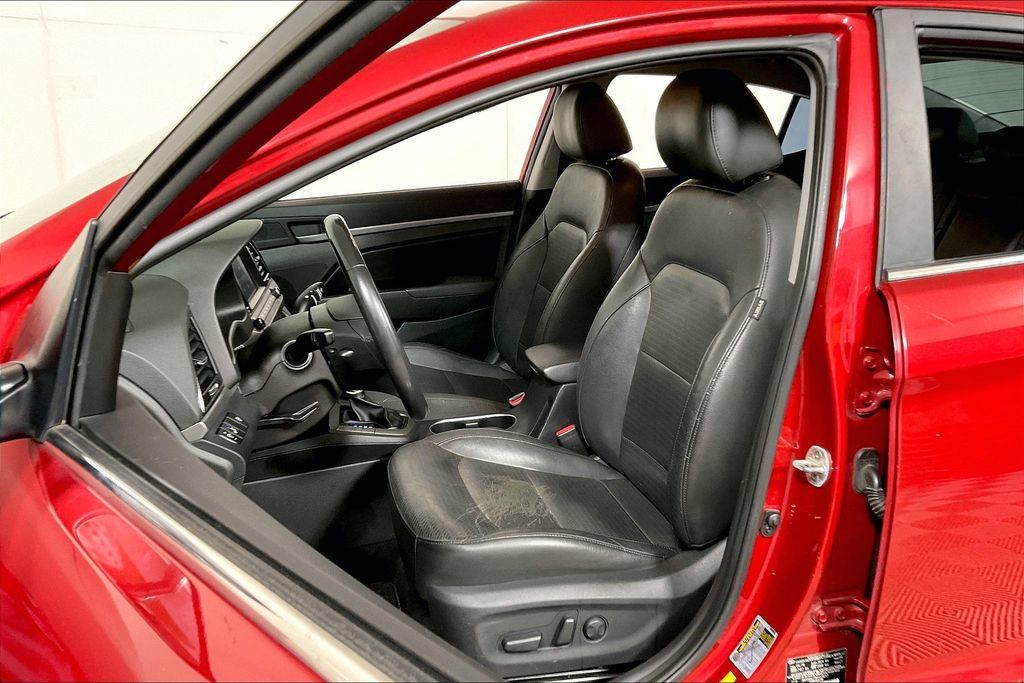 Used 2017 Hyundai Elantra Limited FWD image 23