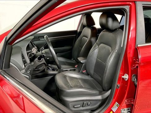 Used 2017 Hyundai Elantra Limited image 23