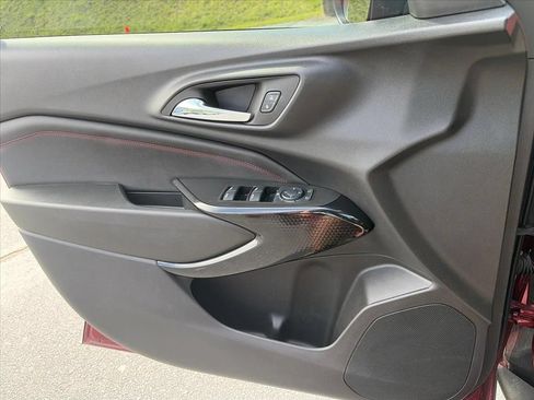 Used 2024 Chevrolet Trax RS w/ Sunroof Package FWD image 26
