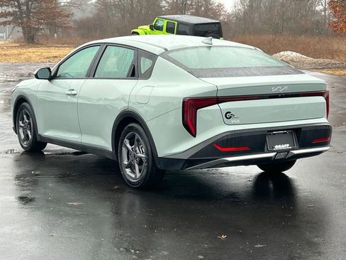 Used 2025 Kia K4 LXS image 8