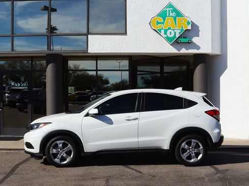 Used 2021 Honda HR-V LX image 8