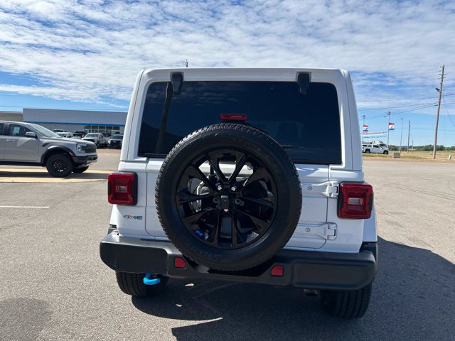 Used 2023 Jeep Wrangler Unlimited Sahara w/ Cold Weather Group AWD/4WD image 22