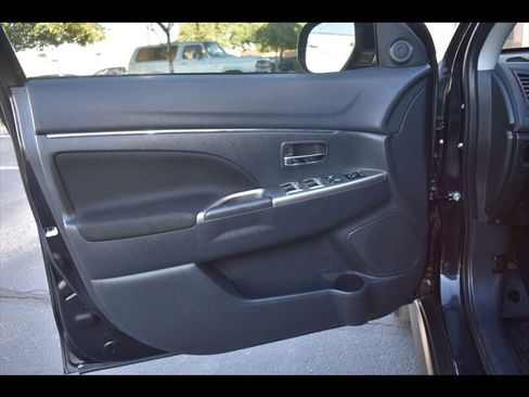 Used 2021 Mitsubishi Outlander Sport SE image 17