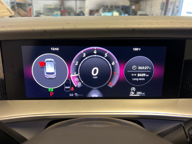 Certified 2025 Volkswagen Tiguan SE FWD image 23