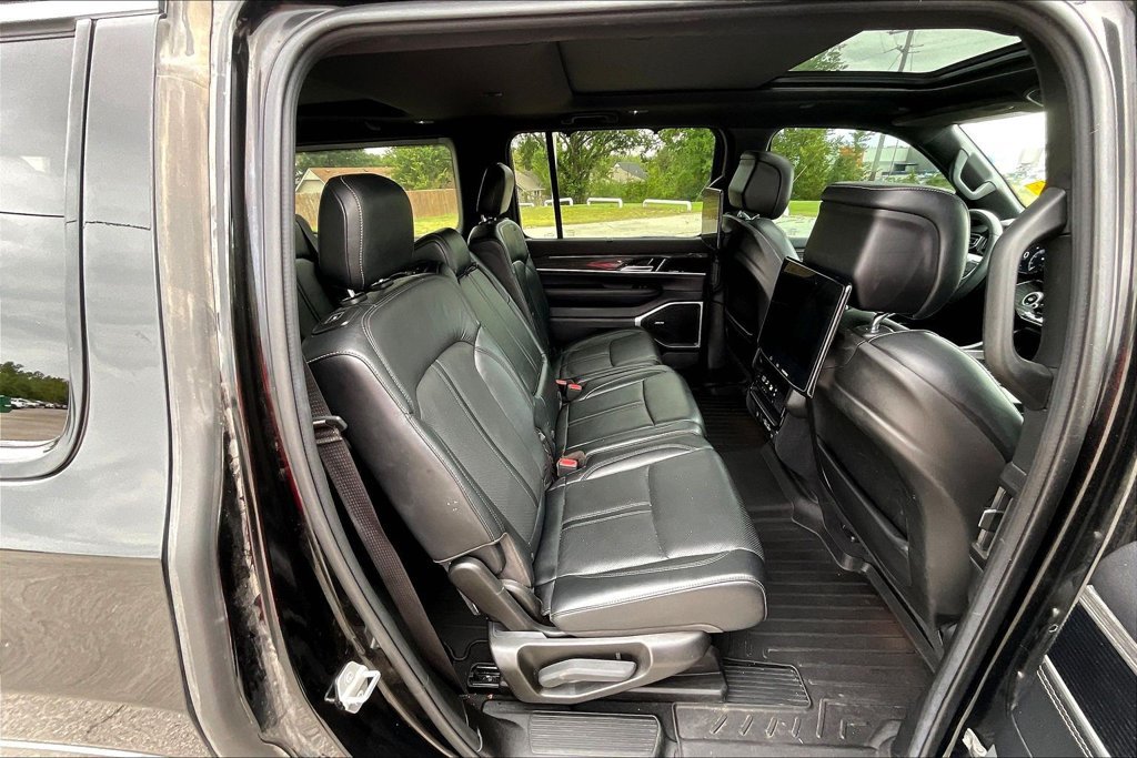 Used 2022 Jeep Wagoneer Series II w/ Convenience Group I RWD image 25