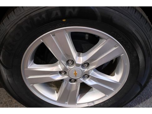 Used 2020 Chevrolet Trax LT w/ LT Convenience Package image 35