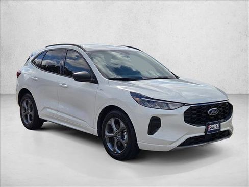 Used 2023 Ford Escape ST-Line w/ Tech Pack #1 image 3