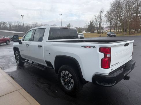 Used 2021 Chevrolet Silverado 2500 Custom w/ Custom Value Package image 9